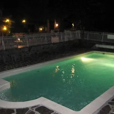 Mobil-home A En Aubrac - 6 Pers, Terrasse - Api-1-52-344 *